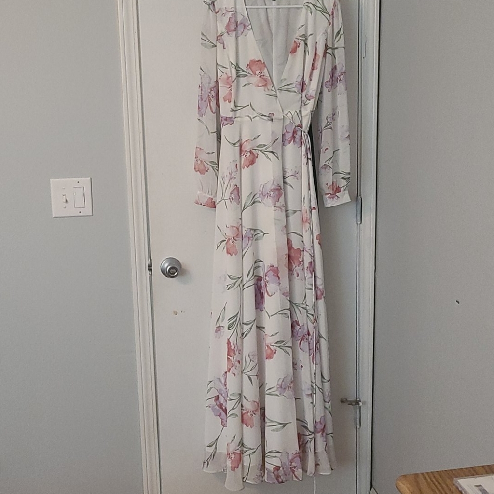 Lulu's gorgeous floor length M Dress